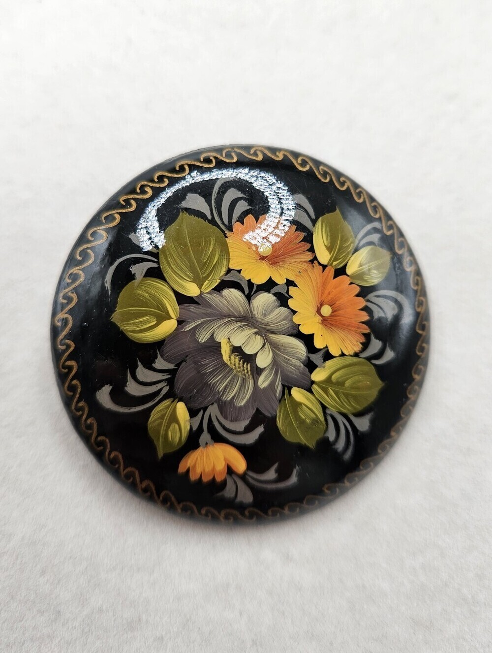 VINTAGE Russian Hand Painted Lacquer Wood Palekh Floral Round Brooch Pin Signed